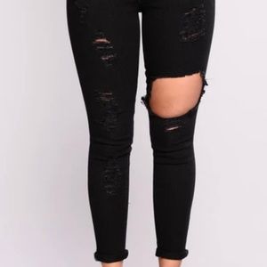 Fashion Nova Black Ripped Jeans. Size 7/8